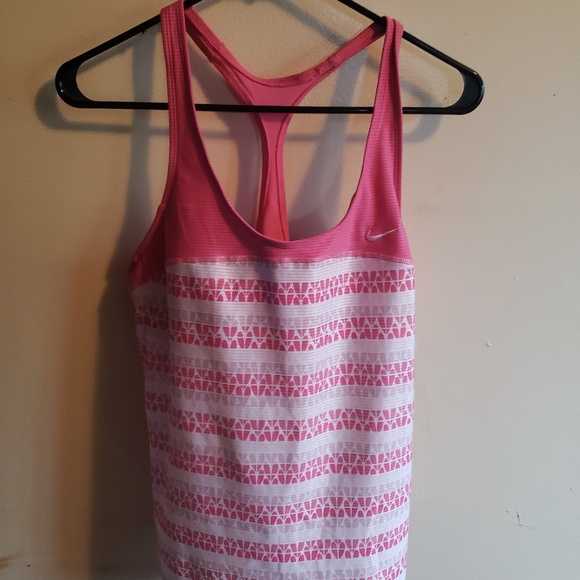 Nike Tops - Nike fitness top